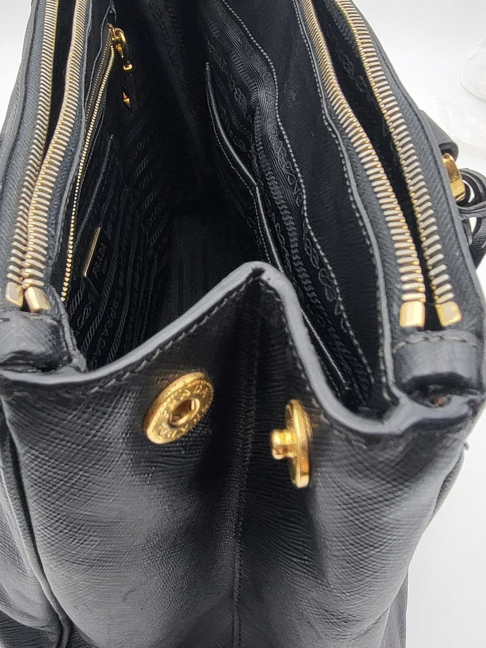 PRADA Black Saffiano Galleria Lux Leather Double Zip Medium Tote Bag,Auth w/COA.